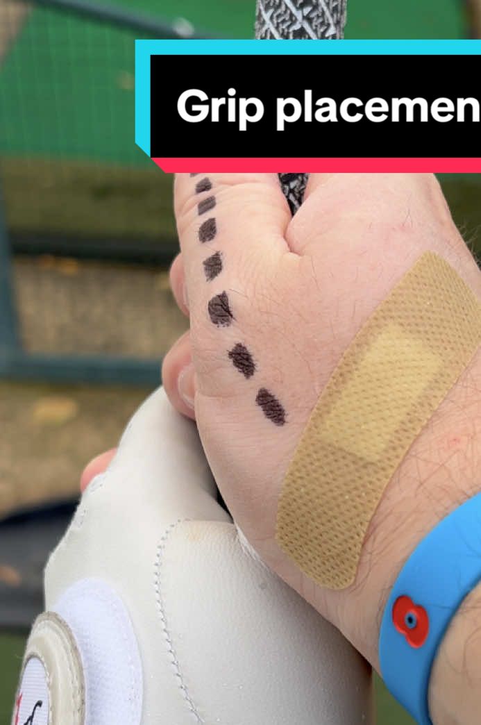 This is what you right hand grip placement can promote In relation to shot shape  . Having your right hand to far over the the left (as a right handed golfer) can promote more of a fade as it’s harder to turn the face over  , Having your hand then too far to the right can promote more of a draw as it’s easier to flip your hand and club face over  . With the ideal spot being centred where the v between your thumb and finger points up to your right shoulder  . . . . . . . . #golf #golfclub #golfclubs #golflife #golfclube                          