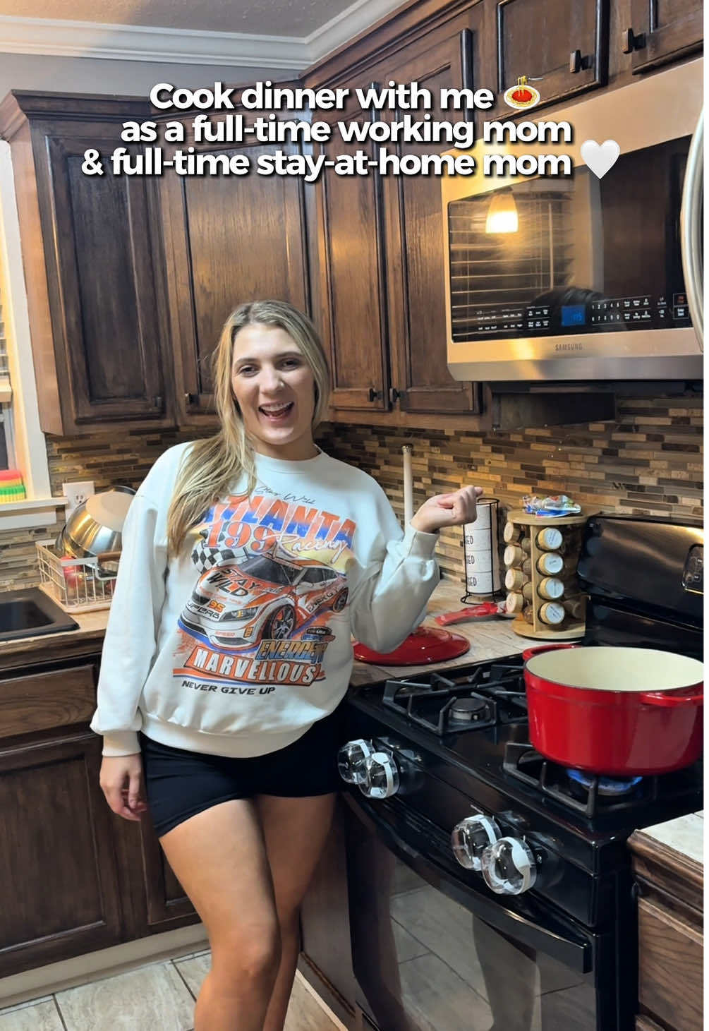 Please let me know whyyy the corn juice looks like that?  #CookWithMe #EasyDinnerIdeas #BudgetMeals #SpaghettiNight #QuickDinner