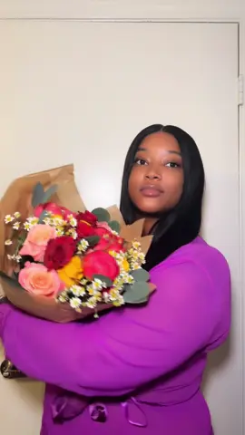 This may be the most beautiful bouquet I’ve received in a while 🤭💐 