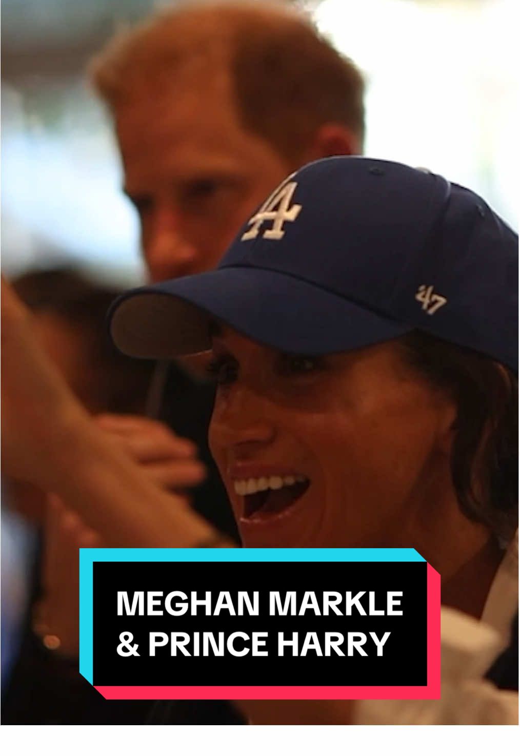 The stars are out in Hollywood ⭐️ #WorldSeries #meghanmarkle #princeharry #MLB 
