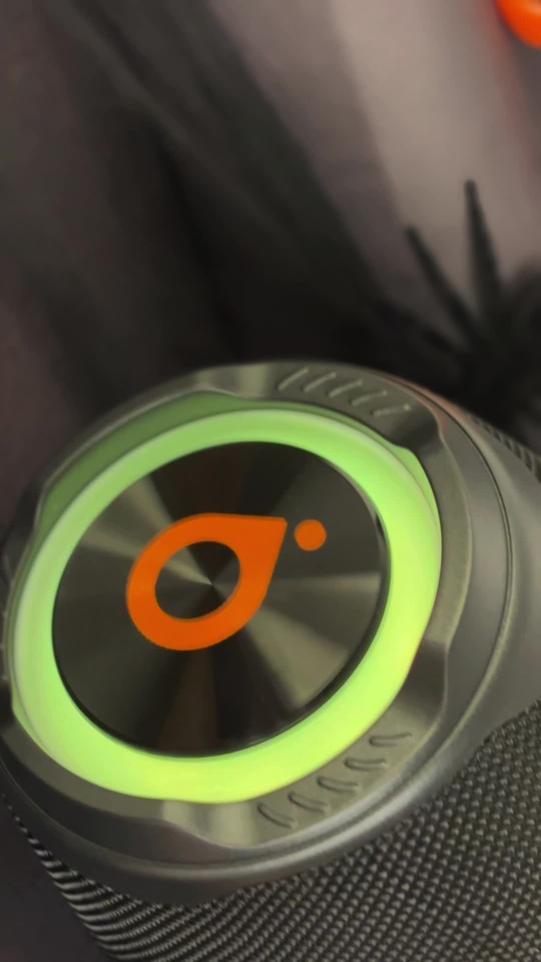 Som potente, design moderno e luzes que acompanham o ritmo! 🎶 A Caixa de Som Basike BA RAD 207 traz 80W de potência, Bluetooth, resistência à água IPX5 e iluminação RGB inteligente. 🚚 Frete grátis para todo o Brasil! 🇧🇷 #Basike #SomPotente #BluetoothSpeaker #CaixaDeSom #FreteGrátis