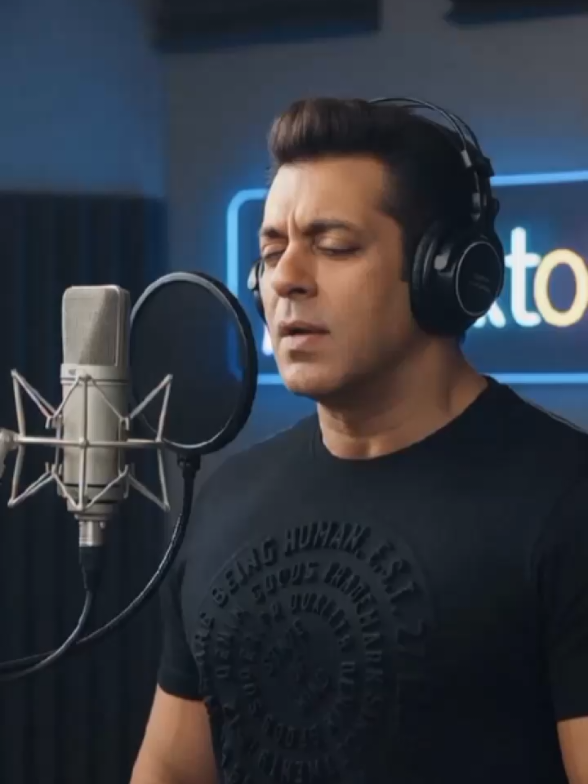 Membalas @deviherawati486 tah ieu panginten nya Kang Salman teh✌️, mudah-mudahan leres #lagusundaindiabulukelek #trendingvideo #lipsync #Ai  #pypシ 