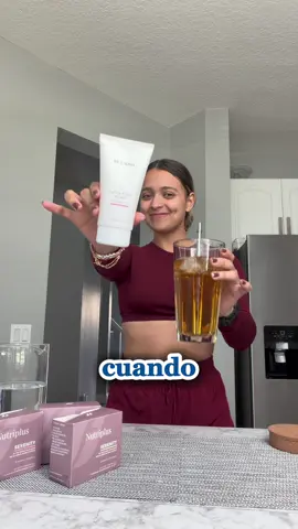 Mi combo favorito después de entrenar: el té de limón y el gel de paprika mejor llamado como el combo chupa panza me ayuda a desinflamar, sentirme más ligera y mantener mi energía al máximo 🍋 #orlandocontentcreator #farmasibrandambassador #therevolution 