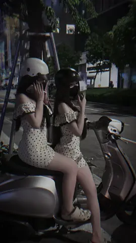 8h lượn phố #đầmtrễvai #đầmchấmbi #damxinh #xuhuong 