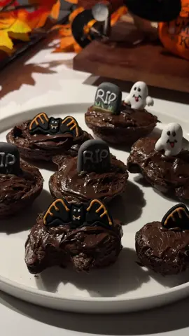 any excuse to bake…🥹✨ #dwts #dancingwiththestars #halloween #brownies #halloweenbaking 