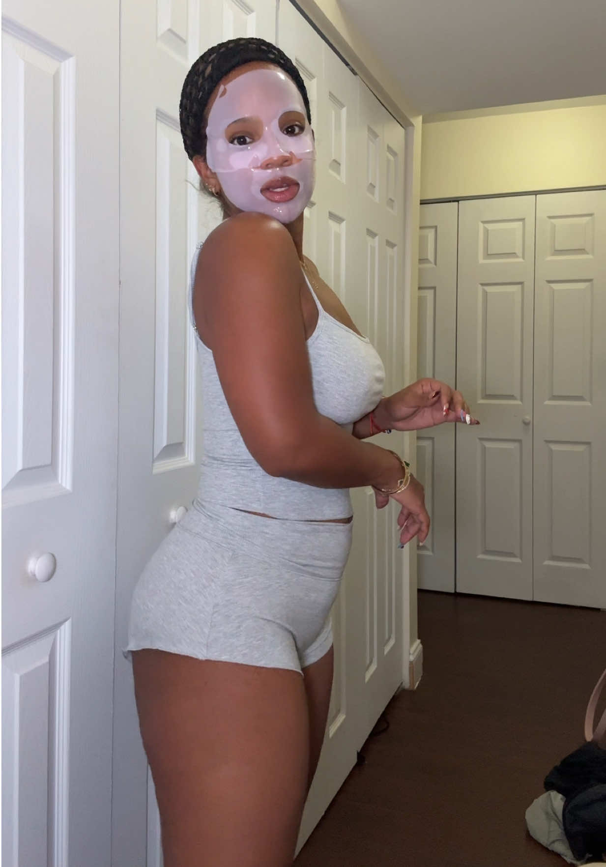 Drain those lymph’s in a cute Pj sis , good night 😴 I feel better now 🙃 #nighttimeroutine #vibrationplate