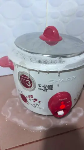 ဒီကိစ္စကို ဘယ်လိုဖြေရှင်းရမယ်မသိဘူး… စတီးဇွန်းလည်းထည့်စမ်းပြီးပြီ…ဆန်များလို့လားဆို ဆန်ကိုနို့ဆီဗူးတစ်ဝက်ဘဲထည့်ချက်လည်းဖြစ်တာဘဲ…သိသမျှ နည်းလမ်းအစုံလည်း စမ်းပြီးပြီ … ပေါ်ဆန်းမွှေးနဲ့ချက်တိုင်းဖြစ်တာ မဂျမ်းတောတို့ဘာတို့ဆိုမဖြစ်ဘူး… ဘယ်လိုလုပ်ရမယ်မသိတော့လို့ သိရင်ကူညီကြပါဦးနော်🥲