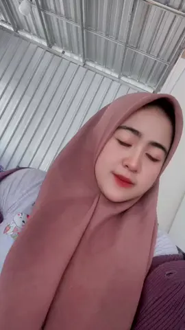 Mun krenanah nyakek ennh kak tinah ekenteah 😭🤣#fyppppppppppppppppppppppp #sedangtrending #madurapride #lagumaduraviral #laguterbaru2025 #fypviraltiktok🖤シ゚☆♡ 