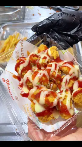 มาแล้วจ้า~ ☺️ เปิดทุกวันน๊า อยากได้อะไร สั่งโล้ดดดดดด !!!  #เชียงใหม่ #แม่โจ้ #เทรนด์วันนี้ #ไก่ทอดซอสเกาหลี #อร่อยบอกต่อ 