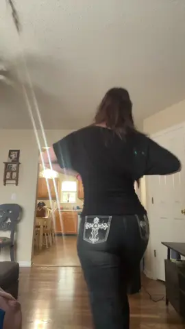 #wlw #fypシ゚viral #trending #dance #warmupfortheholidays 