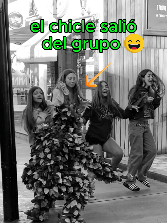 Sustos muy divertidos en Mar del Plata 🇦🇷🌳👍😎👍🌳🇦🇷 #funny #humortiktok #hombrearbusto #comedy 