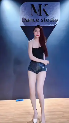 #nhaytiktok #dance #dancer #gaixinhtiktok #trending 