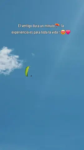 anímate a vivir una nueva aventura  reserva al WhatsApp 502 56263151 #viral_video #panajachel #lagodeatitlan #parapente #vuelos 