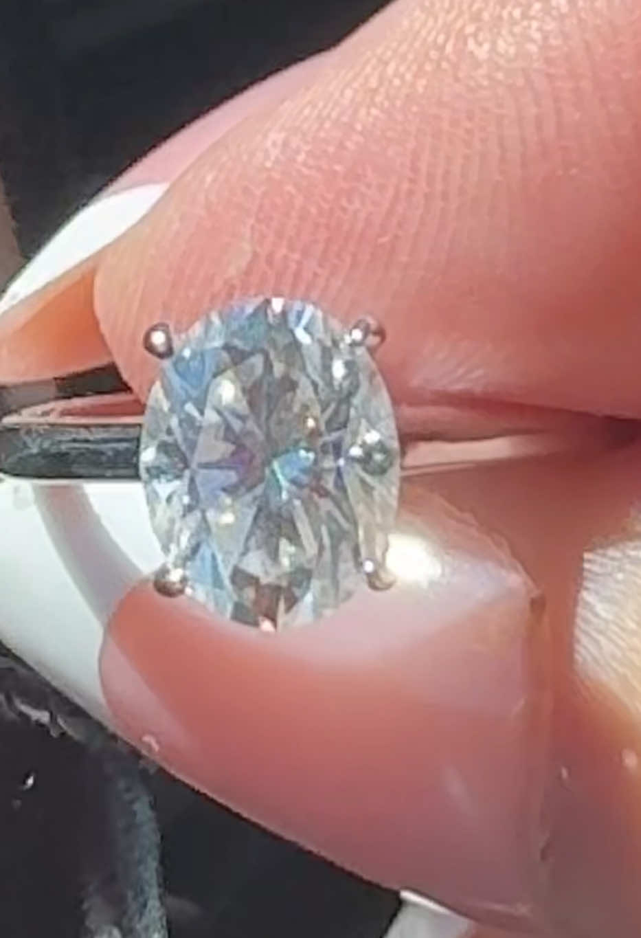 CICI Gems 2 carat oval lab grown moissanite with CRA rating and card of authenticity and warranty. Wedding, engagement, year round gift #CICIGems #TicktockShopBlackFriday #TikTokShopCyberMonday #EngagementRoom #MoissaniteDiamond@CICI GEMS 