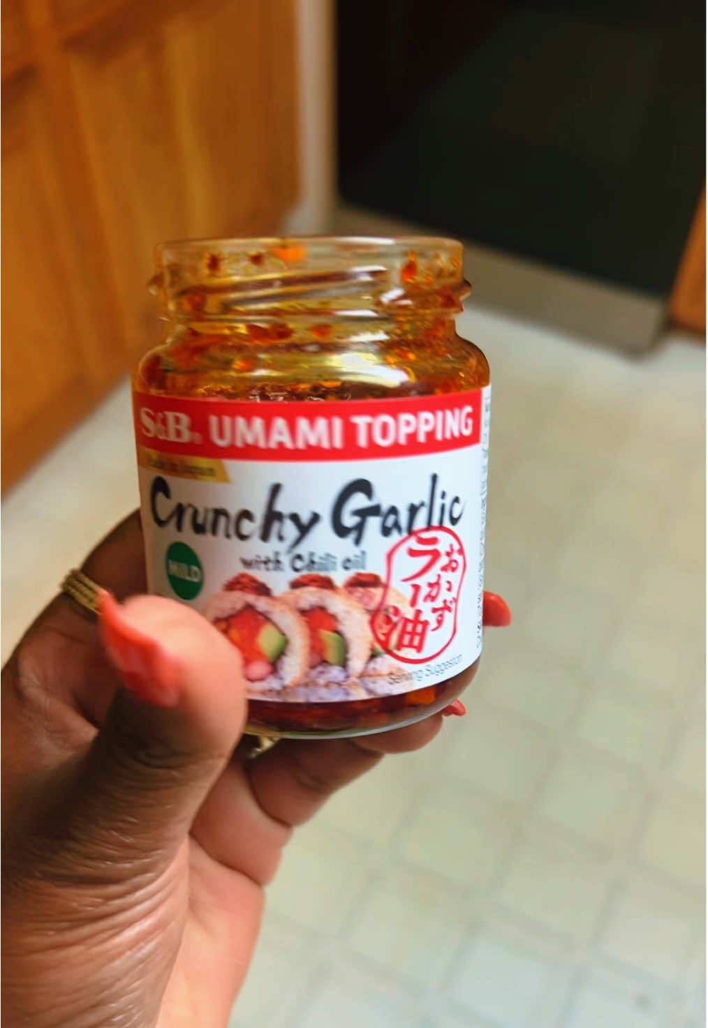 This crunchy garlic with chili oil is insanely good! #asianfood #tiktokfood #tiktokshopcreatorpicks #tiktokshopblackfriday 