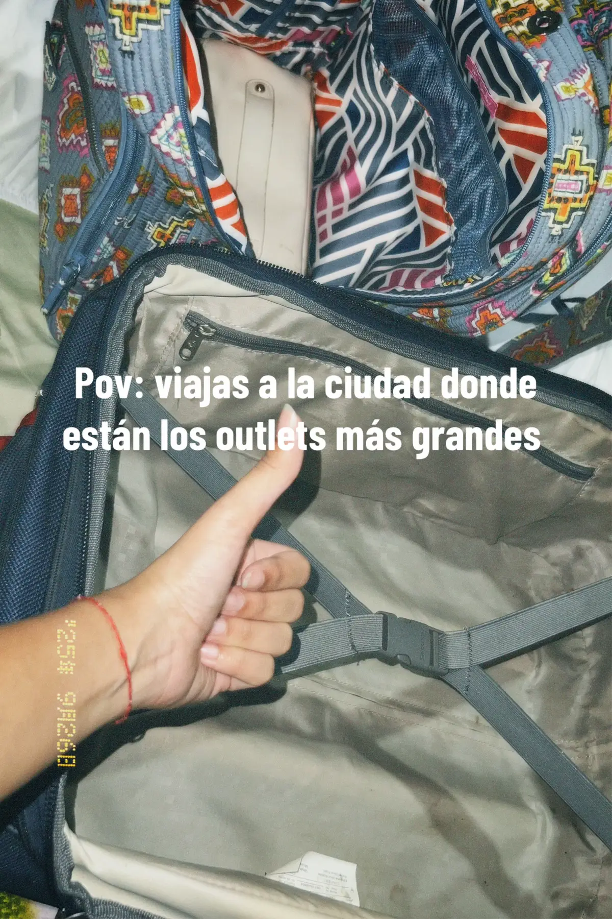 🛫 Travel tips: solo lleva mochila con lo necesario y ve de shopping 😍 viaja ligero🩷 #miamioutlet #outlets #orlandooutlets 