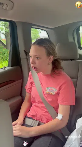 The interesting moment after having wisdom teeth extracted.#funny #anesthesia #wisdomteeth #comedy #fyp 