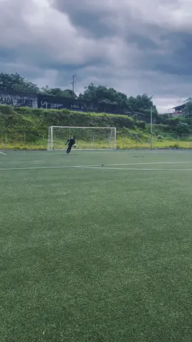🙂‍↔️ . . . #Deporte #futbol #arquero #saque