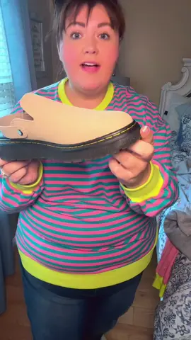 These are gonna be THEE shoe 🤌 #shoes #womensshoes #clogs #comfortableshoes @athlefitshoes 
