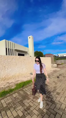 profesi itu hanya pembeda dalam menjemput Rezeki, tetapi kuota rezeki sudah di tetapkan. pastinya tidak akan tertukar..🫂🤍