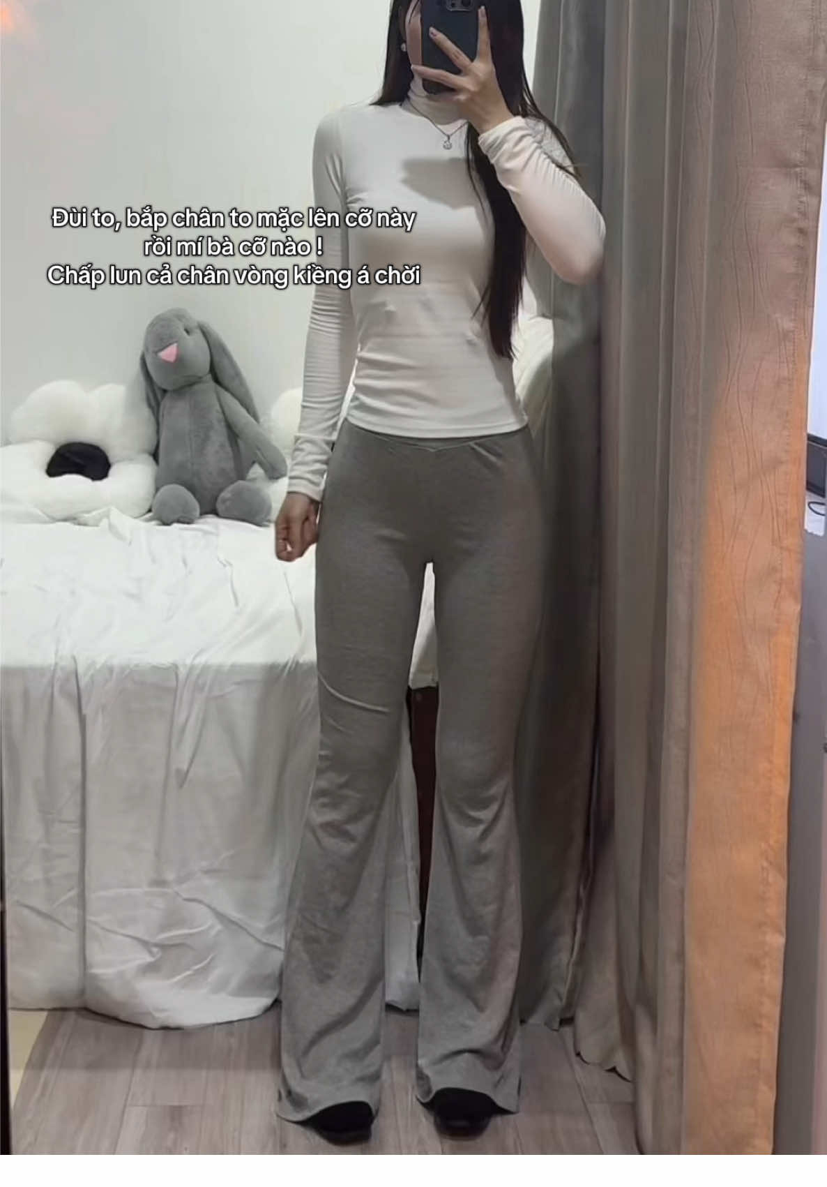 Có thể lói e này là e quần leo quốc dân được hông mí bà, chứ lên form mê quá 