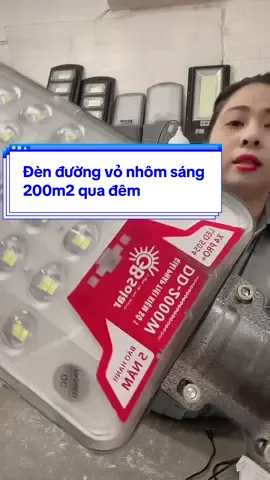Đèn năng lượng mặt trời vỏ nhôm Sáng 200m2 qua đêm#dennangluongmattroichinhhang #xuhuong #denduongnangluongmattroi #gbsolar #viralvideo @denmattroi89 @Huong Doan #virnmattroi 