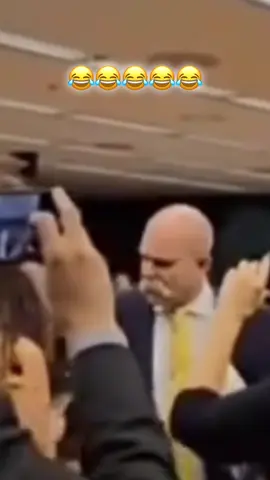#Politica no #Brasil é maravilhosa 😂😅 Esse vídeo precisa ser um #Viral nesse #tiktokbrasil 