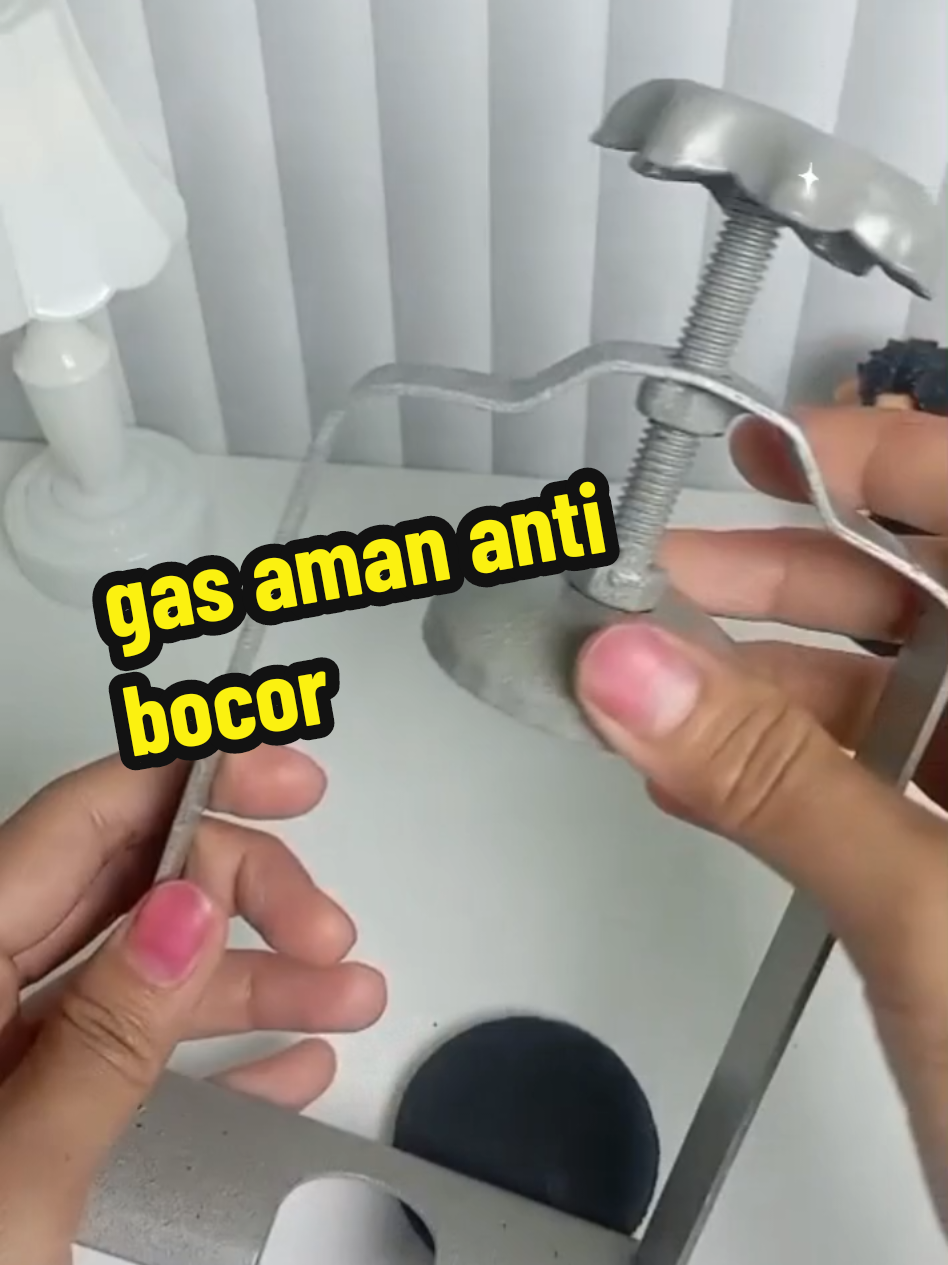 berani pasang gas sendiri,, insyaallah aman, anti bocor 🫶 #pengamanregulator #regulator #pengunciregulator #fyp #affiliatemarketing 