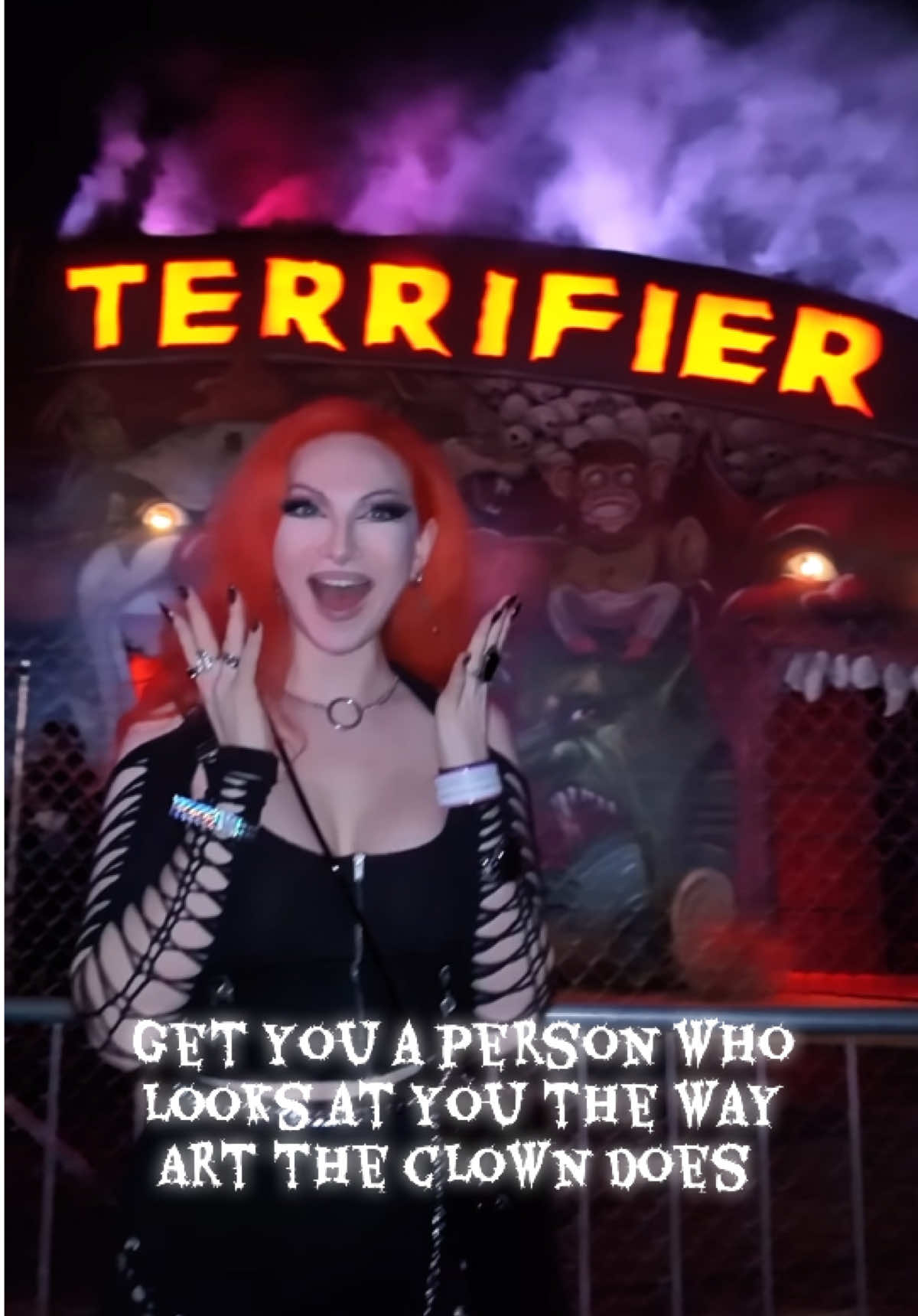 Am I completely delulu or did we have a connection??  #hhn #halloweenhorrornights #terrifier 