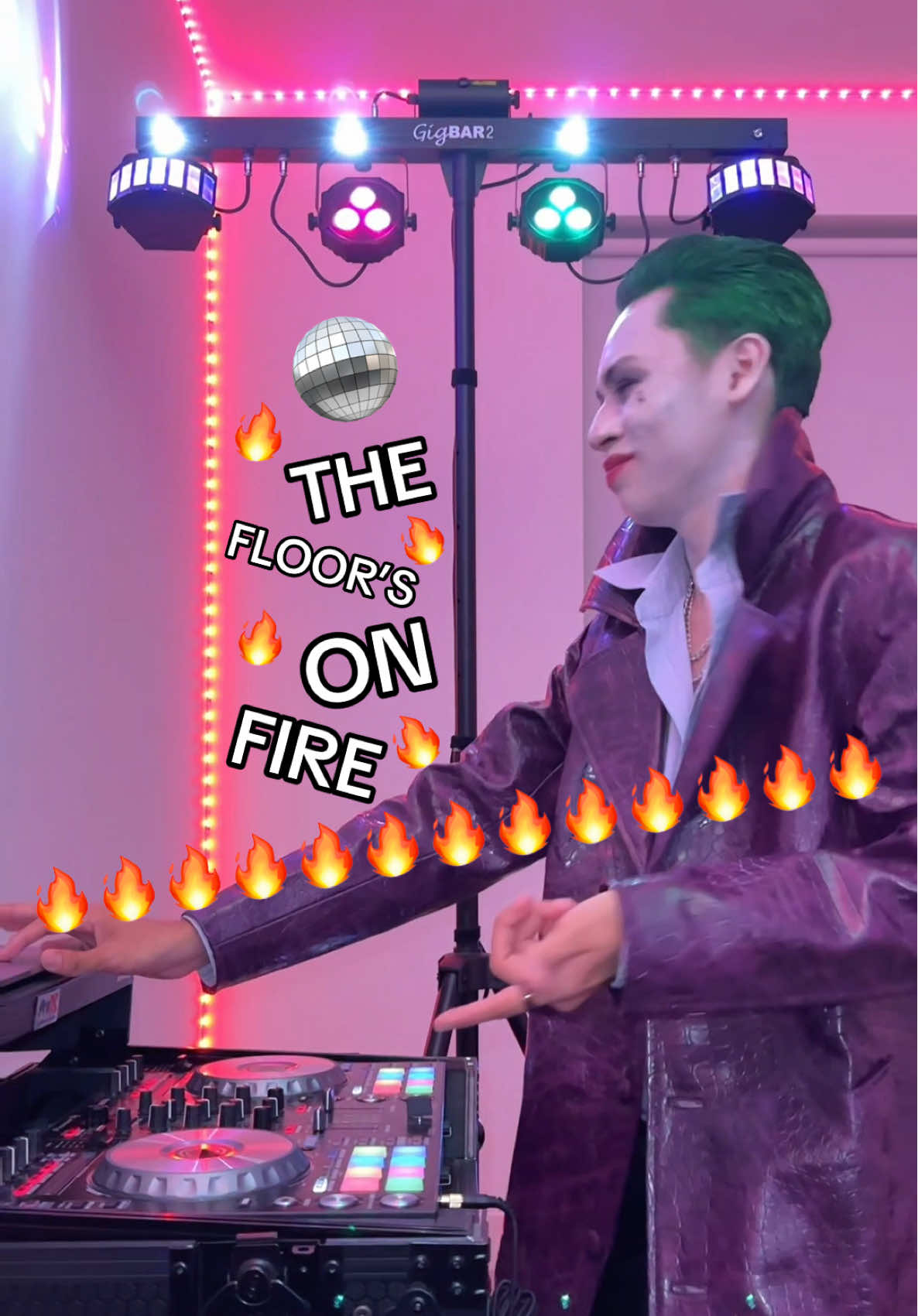 nah what😭 #dj #mashup #ladygaga #transition #party @ladygaga @KATSEYE @GoveeUS @chauvetdj @alphathetausa 