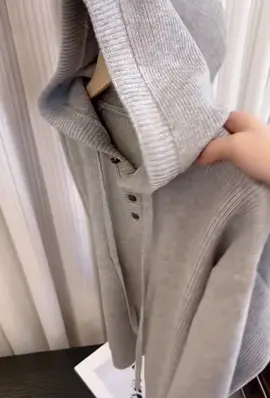 Áo len dày dặn có mũ