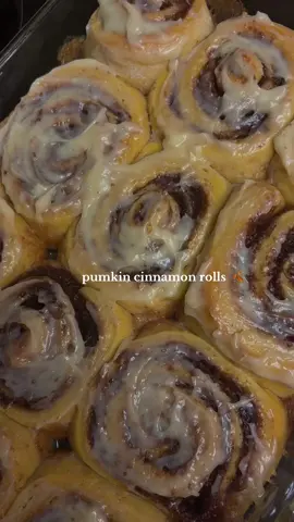 homemade fluffy cinnamon rolls 🤎 #baking #cinnamonroll #pumkinspice #fall #Recipe 