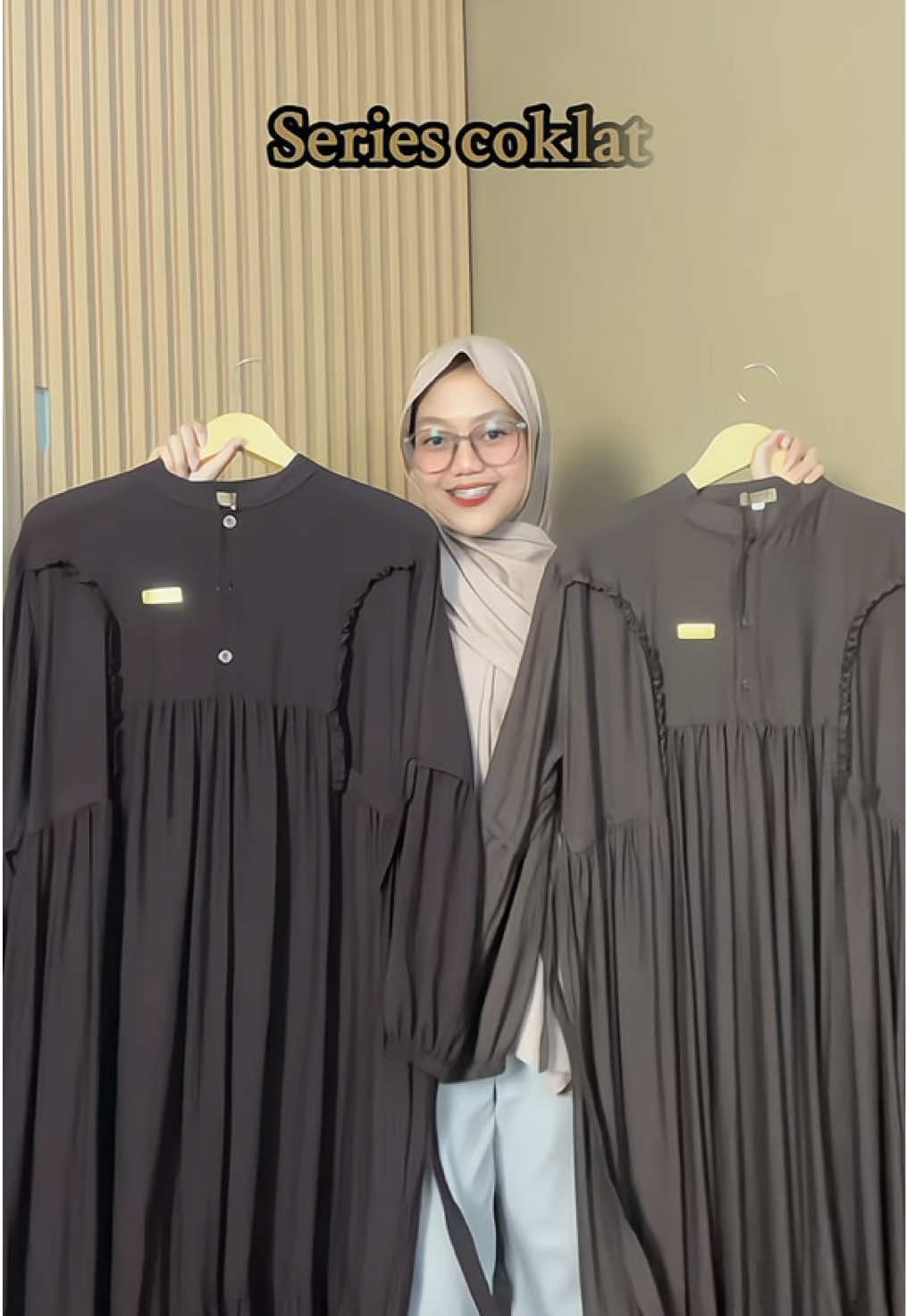 Yg mahogany lebih pekatt yaa!! #promomakangajian #gamismurah #rekomendasigamis #coklat #viraltiktok 