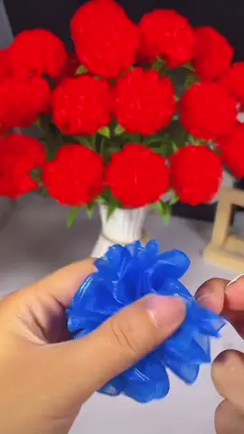 Hướng dẫn tự làm bình hoa ruy băng đơn giản xinh xắn #tiemhoahandmade #huongdanlamhoa #hoacamchuong #hoaruybang #DIY 