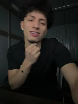 Ven y dame un besito😘