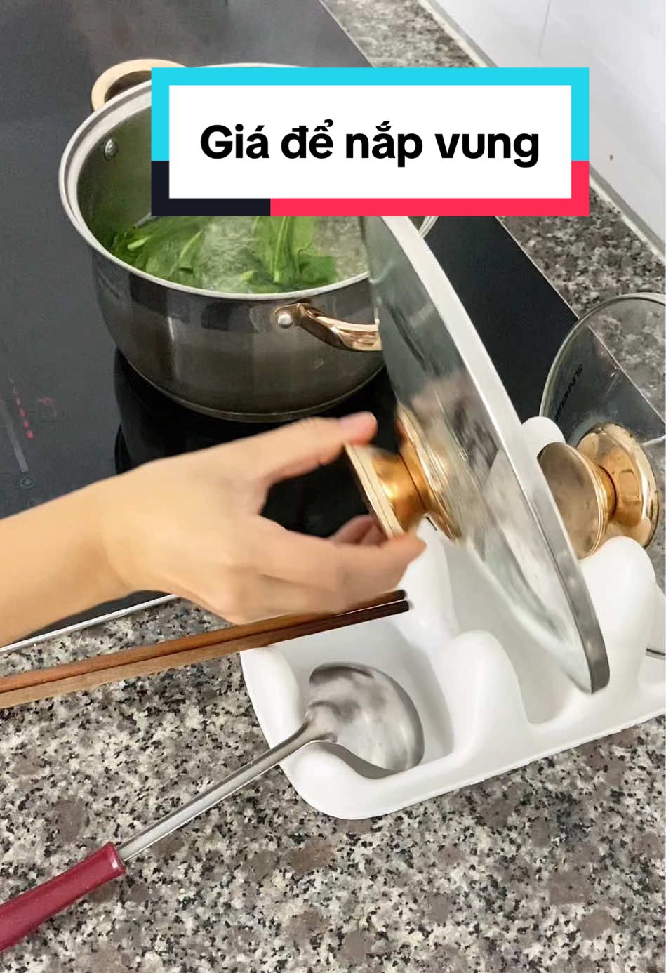 Trả lời @😚 Cứ gác hết nắp vung vào đây mỗi lần nấu ăn sẽ thấy bếp sạch sẽ hơn hẳn luôn nha các chị#giadenapnoi #giadenapxoong #giagacnapnoi #khaydenapvungxoong #huongreviewquanhnha  @Hương review quanh nhà 