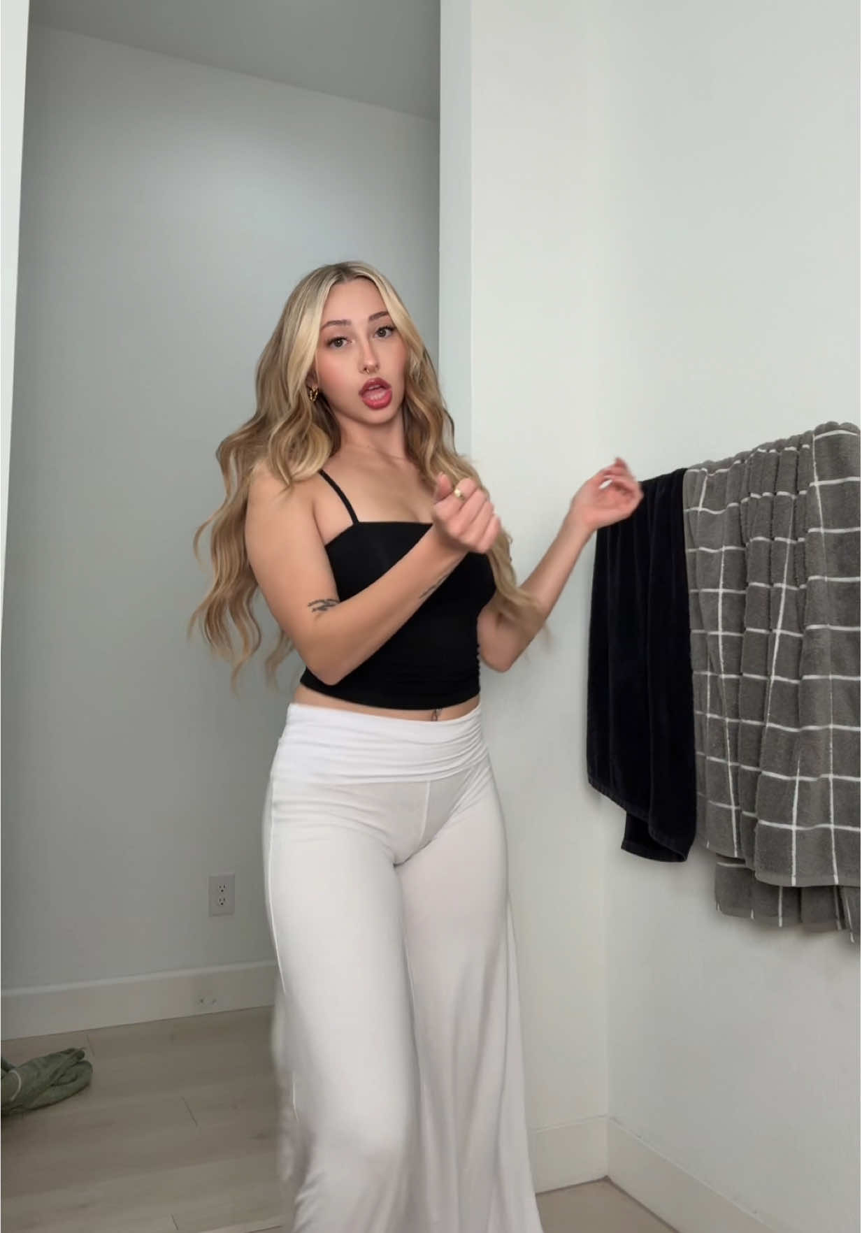 BOW BOW BOW 🙂‍↔️  ##fyp##blonde##trending##dance##dancetrend