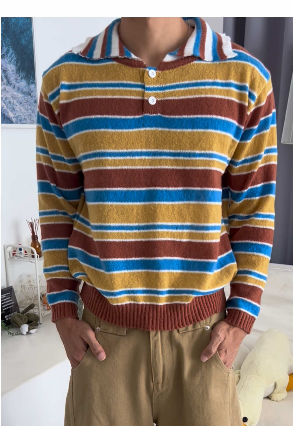 สีสวยเด่นมาเลย แล้วผ้านุ่มใส่สบายมาก ทรงนี้คือดี ชอบเลย #เสื้อสเวตเตอร์ #เสื้อสเวตเตอร์ลายทาง #เสื้อสเวตเตอร์ย้อนยุคสไตล์อเมริกัน #flexecution #แต่งตัวผู้ชาย 