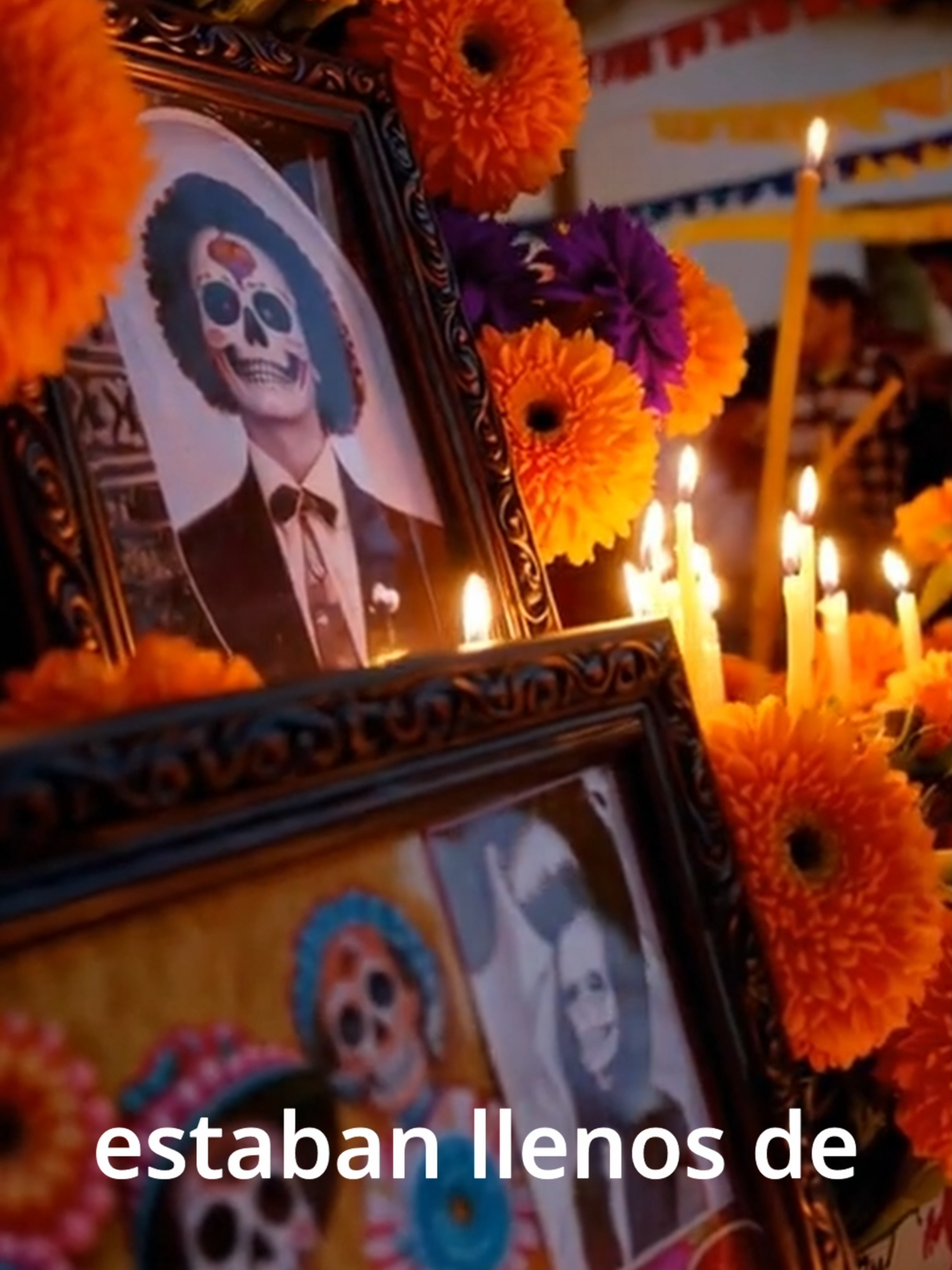 El Pueblo que No Aparece 🌄💀 | Leyenda del Día de  Una noche, un conductor tomó un desvío que no existe en ningún mapa… Llegó a un pueblo lleno de música, altares y flores de cempasúchil. Pero al amanecer, todo había desaparecido. Solo quedó una foto suya sobre un altar. 🌼 Algunos pueblos regresan una sola noche al año… para recordar que existieron.#Leyendas #Misterios #Paranormal #Terror #LeyendasDeMéxico