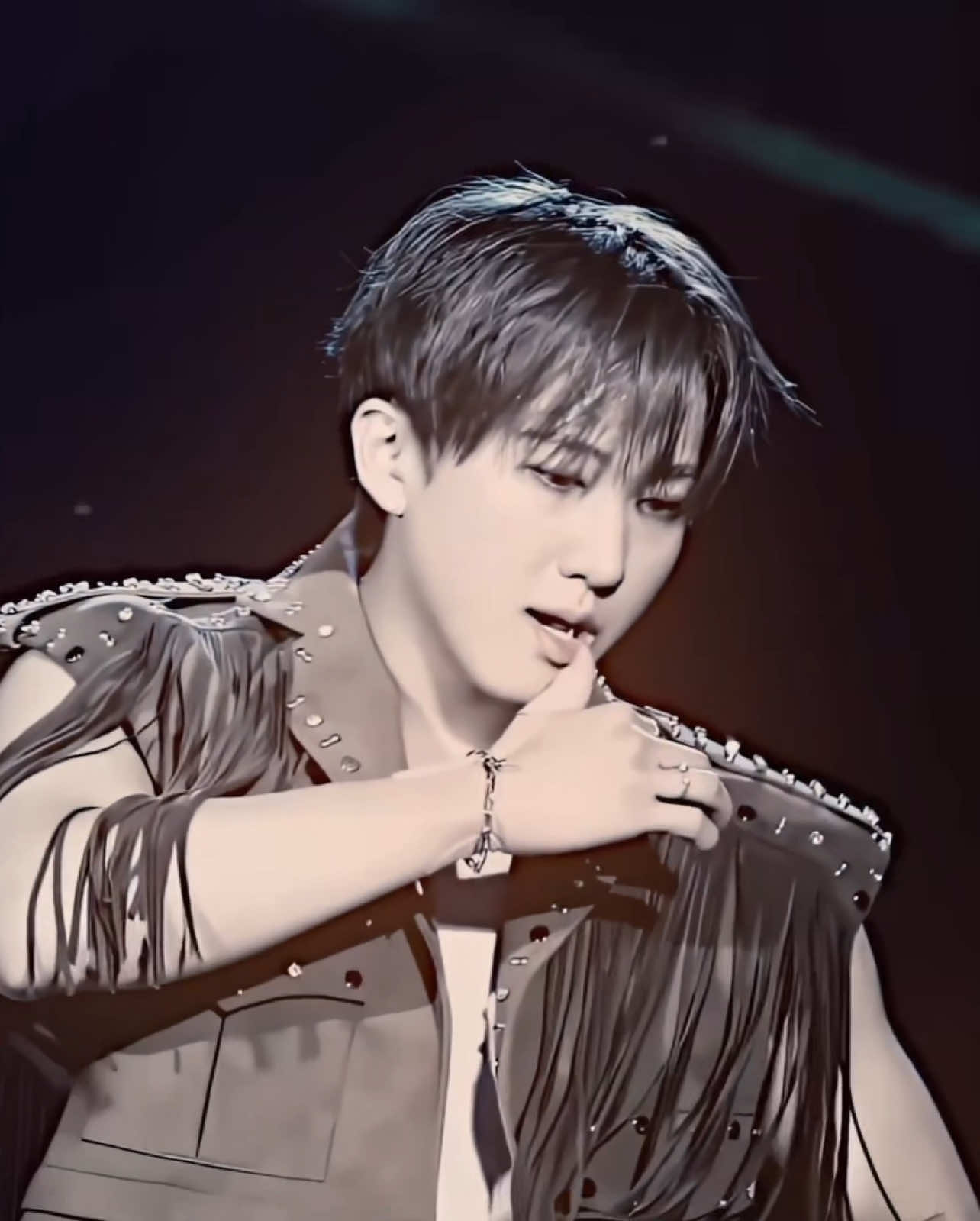 THIS FIT ON HIM??? my man K Bye. #straykids #fyp #changbin #changbinedit #skz 