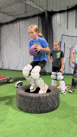 These girls set the standard for young catchers. All these girls out there pushing one another and apying it on the field. #whywedowhatwedo #leftycatcher #duck #makingwaves 