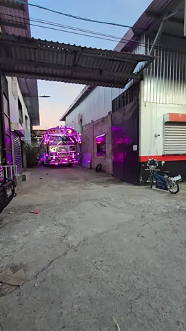 La verito que hermosura de la ruta 117#pasionporlosbuses#busesconestilos#lujosyaccesoriossoloen@TORRE FUERTE TUNING 🇸🇻 #guatemala🇬🇹viral #tuningelsalvador🇸🇻 