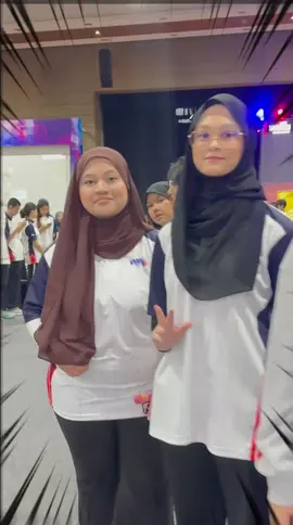 Love is in the air at MMU WIN October 2025 💙💙❤️ Thank you Tun Dr Hasmah Mohd Ali, Ibu Universiti MMU for making the time to meet the Freshies at MMU Land Cyberjaya. Freshies, let's keep the positive warm energy up. There is U in MMU 💪  #MMUWIN #ThereIsUinMMU