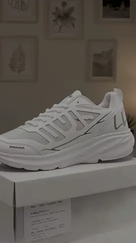 Sepatu snekers olahraga  Lari Pria Wanita Terbaru #fyp #sepatu #sepatuolahraga #sepaturunning #sepatusneakers 