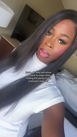 I love love love my lashes so bad 