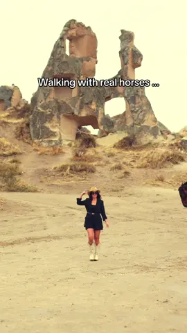 Not AI. Just real horses… Living my dream one destination at a time 🌍🤍 Walking with confidence, freedom, and gratitude. Cappadocia, you were pure magic.✨🐎 #LuxuryTravel #Cappadocia #TravelGoals #EmpoweredWomen #DreamLifestyle 