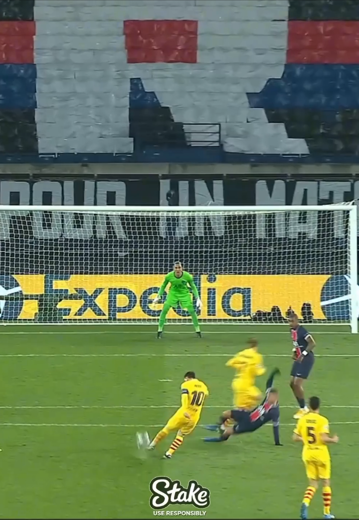 Lionel Messi vs Paris SG☠️🔥 | Clips in Bio! #messi #barcelona #psg #football 