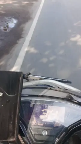 ‎Tgl 28 okt lokasi di pom pilang wonoayu, Sidoarjo. sekitar pukul 11:30 . Saya masuk pom ada driver shopeefood di sisi barat pom (didalam) vario merah, keadaan motor di geber brebet, saya awalnya ingin isi pertamax (karena disini gaada turbo), operator pom ngobrol sama temennya dari beberapa percakapan yg saya dengar  