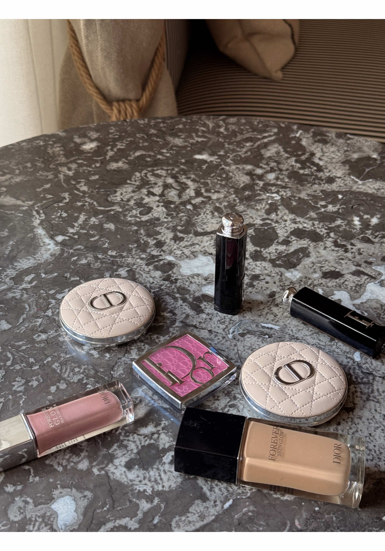 Get Ready With Me in Spain 🇪🇸🤍 Using: ✨ Dior Forever Glow Maximizer ✨ Dior Forever Skin Glow Foundation ✨ Dior Forever Nude Radiant Filter (00 Luminescent) ✨ Dior Forever Nude Matte Filter (01 Fair) ✨ Dior Backstage Rosy Glow Blush (Pink) ✨ Dior Addict Lipstick (120 Pink Callisto) Skin looks like skin, but better 💫 #DiorBeauty #DiorBeautyLovers @Diorbeauty 