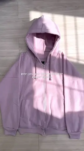 the perfect boxy hoodie in pink just arrived!! 👀💭💗 #hoodieboxy #boxyhoodie #hoodieoversize #jaketoversize #hoodiezipper 